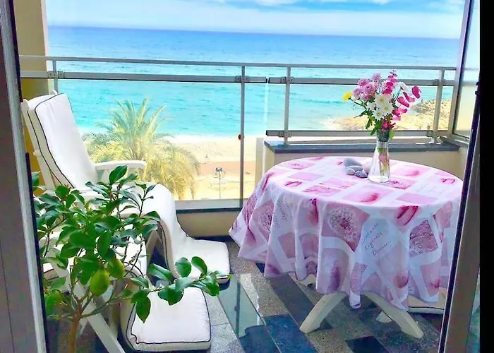 La Prom - A Two Bedroom With A Sea View *