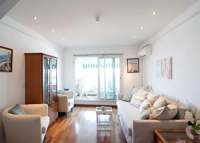 La Prom - A Two Bedroom With A Sea View