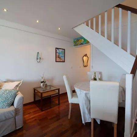 La Prom - A Two Bedroom With A Sea View *