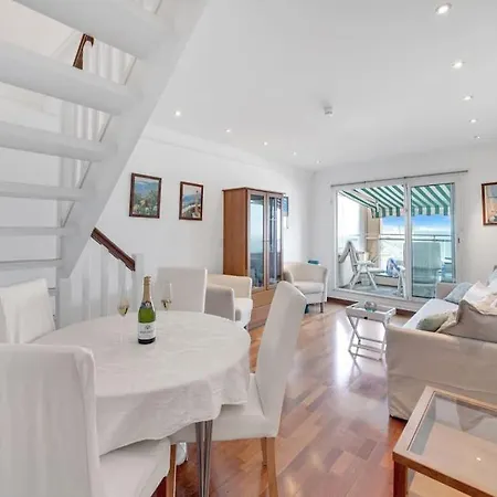 La Prom - A Two Bedroom With A Sea View Apartament