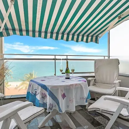 Apartament La Prom - A Two Bedroom With A Sea View *