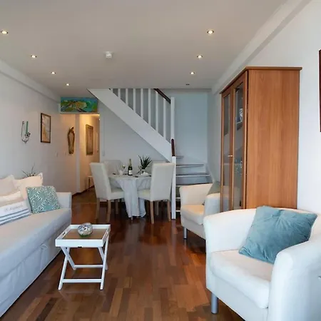 La Prom - A Two Bedroom With A Sea View Apartmán