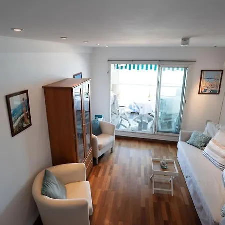 La Prom - A Two Bedroom With A Sea View Apartmán *