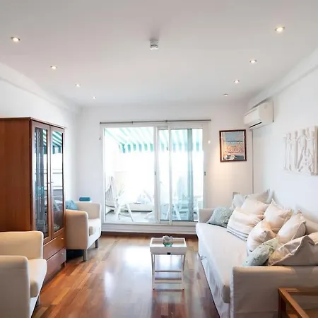 La Prom - A Two Bedroom With A Sea View